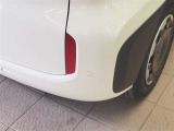 コーナーセンサーを車の前後に装備。障害物までの距離に応じて警告音を変えてお知らせ。縦列駐車時や駐車場・車庫などでの取り回しをサポートします。詳細は販売店スタッフまでおたずねください。