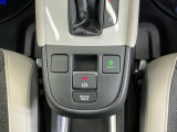 パーキングブレーキはスマートな電子制御式と合わせて渋滞時等にブレーキペダルから足を離しても停車状態を保持してくれるオートブレーキホールド機能で運転が楽になります。スタートはアクセルペダルを踏むだけ