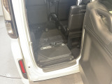 わくわくテールゲートで、後ろが狭い所でもスムーズに荷物の出し入れや乗降もできます。