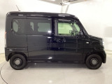 スライドドアなら狭い駐車場でもドアをぶつける心配がありません。ステップが低く乗り降りもしやすいです。