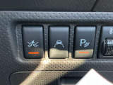 エマージェンシーブレーキはカメラやセンサーで車や歩行者を検知して、衝突のおそれのある場合には自動的にブレーキをかけて衝突回避を支援します。