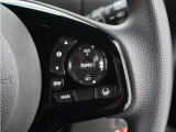 ◆アダプティブクルーズコントロール◆予め設定した車速内でクルマが自動的に加減速。前走車との適切な車間距離を維持しながら追従走行します。【LKAS】車線維持支援システムでステアリング操作を支援。