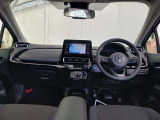 見通しのよいすっきりとした視界で、誰でも運転しやすいです。運転のしやすさは疲れにくさにも繋がりますよ♪