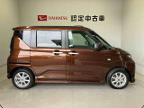 車両右側面からの写真になります。車をご覧になりたい時はお気軽に最寄りの店舗へご相談下さい。