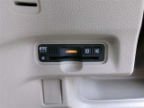 ETC車載器を装備しています。高速道路の料金所もストレスなく通行できます。すっきりとしたビルトインタイプですよ。