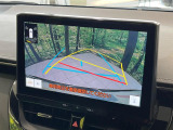 【バックカメラ】駐車時に後方がリアルタイム映像で確認できます。大型商業施設や立体駐車場での駐車時や、夜間のバック時に大活躍!運転スキルに関わらず、今や必須となった装備のひとつです!