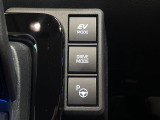 【駐車支援システム】駐車スペースを検知し、スムーズな駐車をアシスト。狭いスペースへの駐車など、駐車に自信の無い方におすすめの機能です♪
