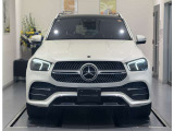 メルセデス・ベンツの定める厳しい基準をクリアしたお車のみをご案内させて頂きます。納車前整備はメーカー規定に基づき100項目以上にも及ぶ点検を熟練のメカニックによって行いご納車させて頂きます。