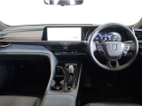 運転席は見晴らしが良く、運転しやすいレイアウトになっています。