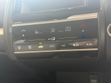 オートエアコン機能で設定した温度に自動で調整し快適な車内空間を保ってくれます。