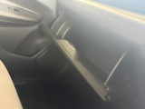 【グローブボックス】ティッシュや車検証入れに。