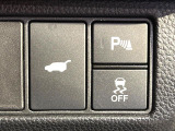 【パワーバックドア】スマートキーや運転席のボタンを押すだけでリアゲートが自動で開閉します!荷物を持っている時や、高い位置にあるバックドアを閉める際に便利な機能です♪