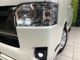 【LEDヘッドライト】悪天候や夜間走行時も良好な視界を確保し安心して運転できる高輝度LEDヘッドライトを装備!点灯速度が早く、消費電力も抑えられています。