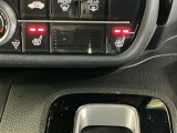運転席/助手席シートヒーターで寒い日もすぐに温かくなり快適に過ごせます。2段階の温度調整が可能です