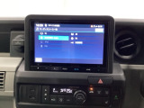 HondaCONNECT対応の便利なナビディスプレー。お持ちのスマートフォンと連携して、ナビやBluetoothでの音楽再生が可能です。デザインはもちろん、操作性も良好です。