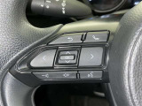 ステアリングスイッチ装備!運転しながら手元でオーディオの操作などができます。