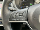 ナビの音量など車両情報を手元で操作できるハンドルスイッチ付き。