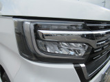 【外装】LEDヘッドライトです。