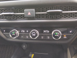 オートエアコン装着車で車内はいつも快適です!