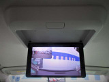 後席用のTVモニターも装備しています。 後席の同乗者も退屈させません!