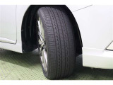 タイヤサイズ 225/45R18。