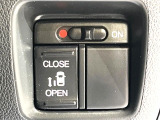 【パワースライドドア】スマートキーや運転席のスイッチでスライドドアの開閉が可能♪電動だから力を入れてドアを開ける必要が無く、小さいお子様でも、重い荷物を持っている時もラクに開け閉めできます♪
