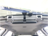 アイサイトVer.3搭載。プリクラッシュブレーキや車線逸脱警報、誤発進抑制などの機能が充実した運転支援システムです。全車速追従機能付きクルーズコントロールも備え、快適で安全なドライブをサポートします。