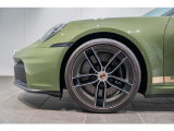 20/21インチ Carrera Exclusiveデザインホイール(カーボンブレード付き)搭載です。