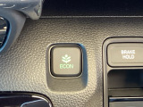 【eコンスイッチ】低燃費運転をサポートするECONモード。スイッチをONすると、エンジンやトランスミッション、A/Cなどを協調制御し、燃費の向上に貢献。エコドライブの効果を高めます。