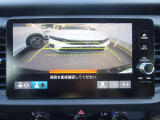 ギヤをRに入れるとナビの画面に後ろの映像が映るリヤカメラ付!後退時の安全確認やコンディションの悪い視界でもカラーバックモニターがドライバーをサポート☆☆☆