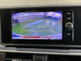 ガイドライン付きバックモニターで車庫入れも安心。知らない道でも安心して楽しくお出かけができます