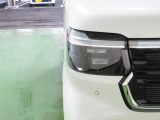 LEDヘッドライトは、点灯の瞬間から光量を発揮し、突然暗くなるトンネルなどでの安定感を高めます。