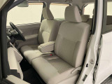 厚みがあって、座り心地のいいシート。運転席も助手席もリラックスしてゆったりと座れます♪