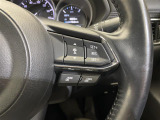 【マツダ・レーダー・クルーズ・コントロール(MRCC)】先行車との速度差や車間距離を認識し、設定した車速内で車間距離を自動で調整・維持することで、高速道路などでドライバーの負担を軽減します。
