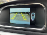 【パークアシスト・カメラ】駐車時に後方がリアルタイム映像で確認できます。大型商業施設や立体駐車場での駐車時や、夜間のバック時に大活躍!運転スキルに関わらず、今や必須となった装備のひとつです!