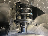 お車を安心してお乗りいただく為には、足回りの定期点検が欠かせません。サービスサポート(有償保証)では無料点検もご提供しており、安心のカーライフをお過ごしいただけるサポート体制が整っています。