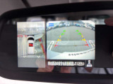 【アラウンドビューモニター】駐車時にまるで空から自分の車を見ているかのような映像を映し出して、安全に確認できる機能です!接触の危険が迫れば、表示や警告音で知らせてくれます!難しい駐車も楽々です!
