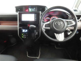 ぜひ展示車の運転席に座ってみてください。