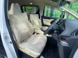 運転席シート廻りは使用感も少なく、良好な状態となっています。丁寧に使われていたことがよくわかりますね。