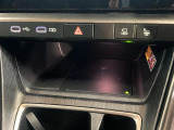 【リモート機能つきアドバンストパーク】専用スマートフォンアプリの使用で、車外から遠隔駐車・出庫が可能な先進機能。広い場所で乗り降りしたい時に便利です♪