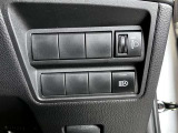 オートマチックハイビームは対向車のヘッドライト等を検知し、ハイビームとロービームを自動で切り替えます。 先行車や対向車等が無い時にはハイビームに切り替えて安定した視界を確保します。