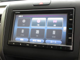ナビゲーションは純正メモリーナビ(VXM-215Ci)を装着しております。AM、FM、CD、Bluetoothがご使用いただけます。初めて訪れた場所でも安心ですね!