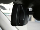 ETC2.0一体型の自動防眩機能付きバックミラー!後続車のヘッドライトの眩しさを自動で軽減してくれます!