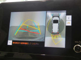 パノラミックビューモニター付きです。車両を上から見たような映像をディスプレイオーディオ画面に表示。運転席からの目視だけでは見にくい、車両周辺の状況をリアルタイムでしっかり確認できます。