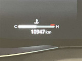 視認性に優れたメーターを採用しており、走行中でも車速や情報が分かりやすく表示されます。運転時の視線移動をむりのない範囲に抑え、快適で安心感のあるドライブをサポートします。