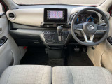 運転席周りの画像です。