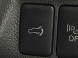 【パワーバックドア】スマートキーや運転席のボタンを押すだけでリアゲートが自動で開閉します!荷物を持っている時や、高い位置にあるバックドアを閉める際に便利な機能です♪
