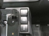 トラクションコントロール装備です。すべりやすい路面での発進時や加速時にタイヤの空転を抑え、駆動力確保に貢献する機能です。詳細は販売店スタッフまでおたずねください。