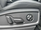 ●電動シート『車両の座席を電動で調整できます。ドライバーや乗客がボタンを押すことで、シートの前後、上下、背もたれの角度などを簡単に調整できます』個々の体型や好みに合わせた快適な座り心地を実現できます。