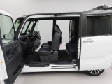 愛知ダイハツではお車をご購入頂いた後が本当のお付き合いのスタートだと思っています。 ですので定期点検や車検もお得なパックをご用意してお客様に頼りにされるダイハツディーラーを目指しています☆